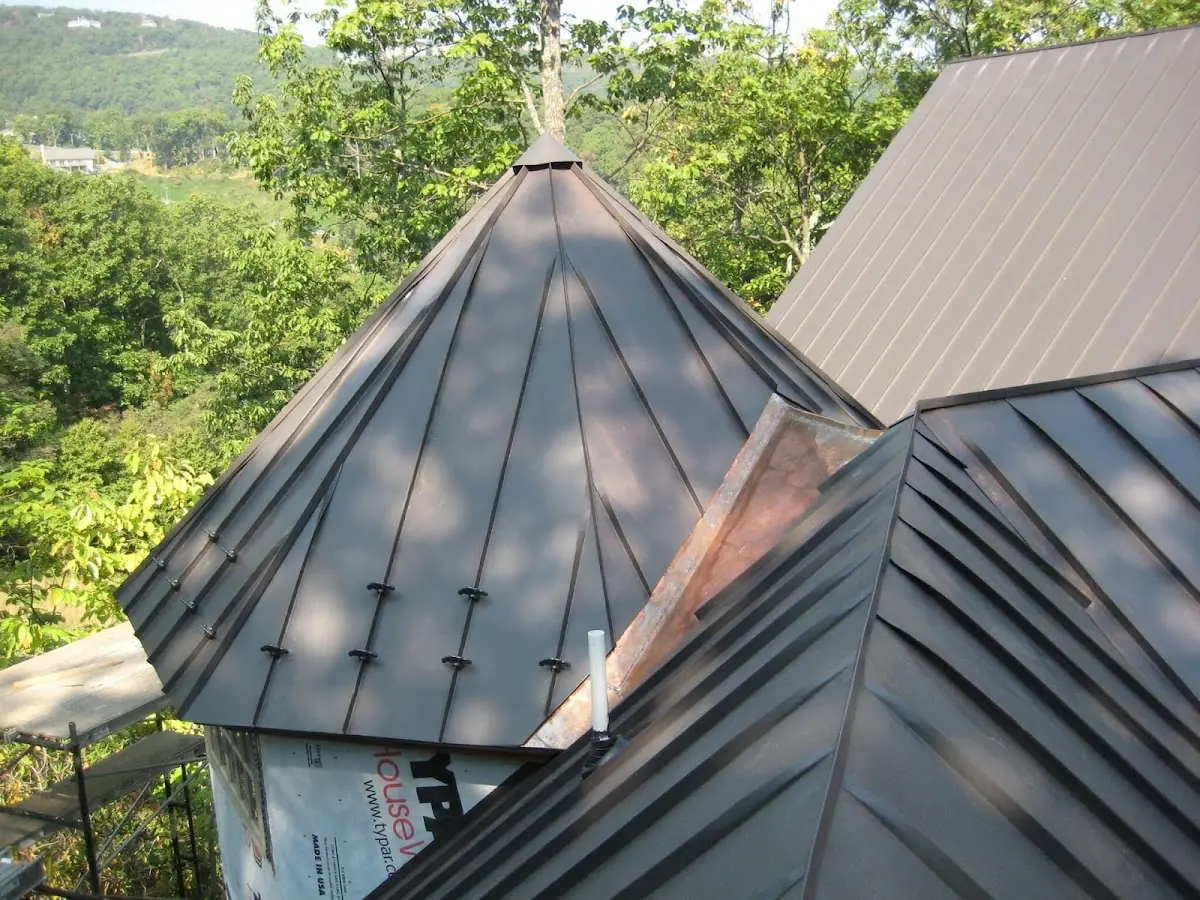 Professional Roof Tarp Installation by Craftsman Roofing in Beechwood